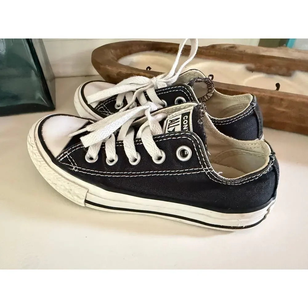 Converse Chuck Taylor All Star Low-Top Sneakers Little Kids Size 11 - Picture 1 of 10